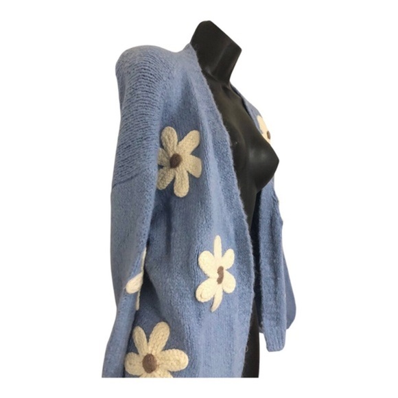 Blue chunky knit white flower floral embroidered open front cardigan sweater - Picture 5 of 17